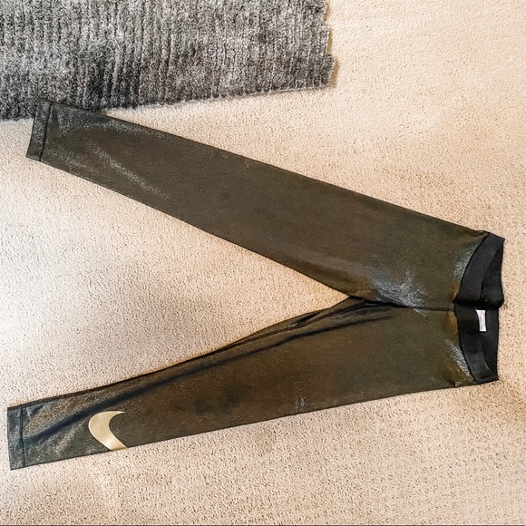 ✨SOLD✨Gold Nike Leggings - Picture 4 of 6